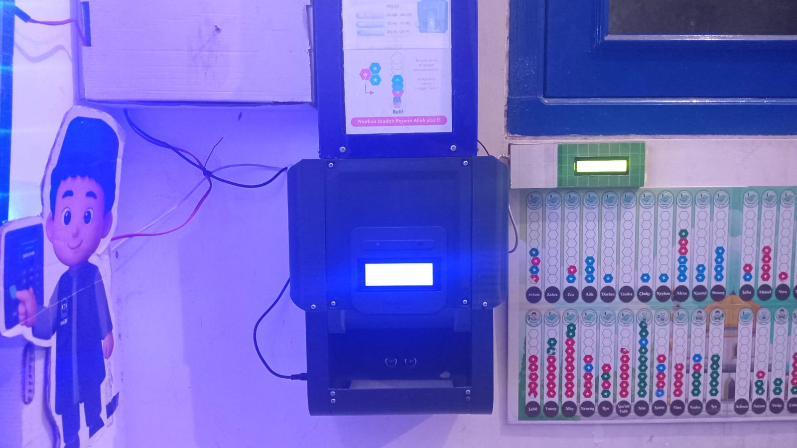 TinyVen System : Mesin Hadiah Otomatis Untuk Presensi Sholat
